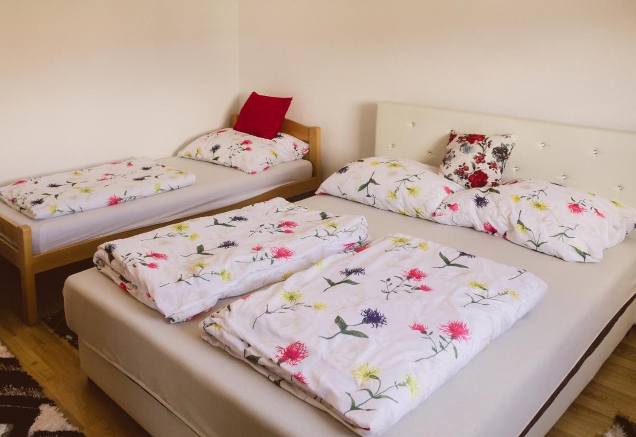 Golden House Vila *